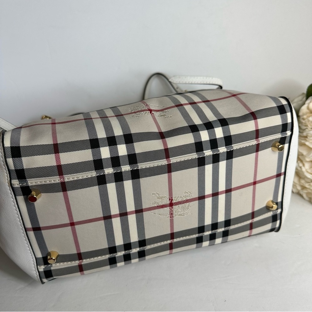 Burberry White Leather & Beige Nova Check Tote - Picture 7 of 15
